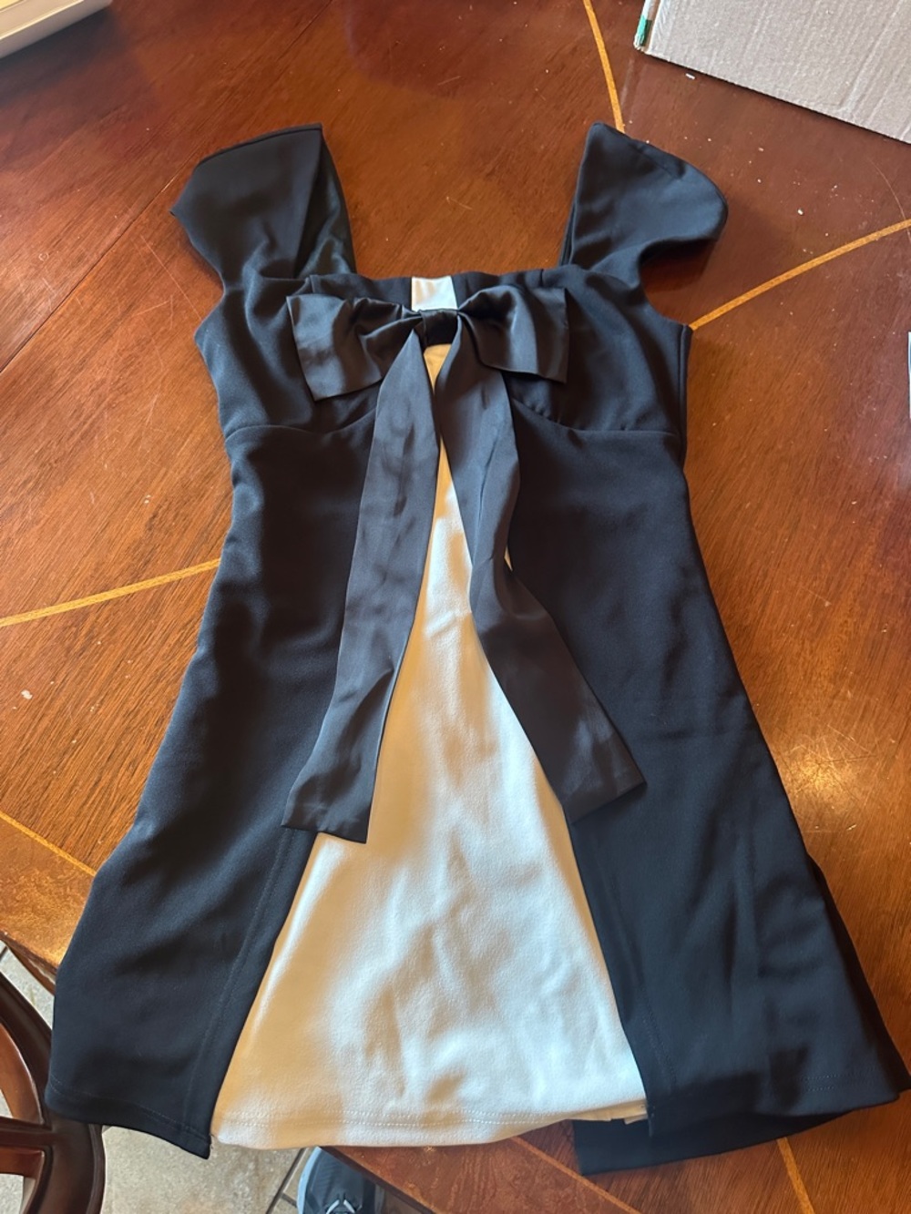 Like new Chicnery Dress with bow detail